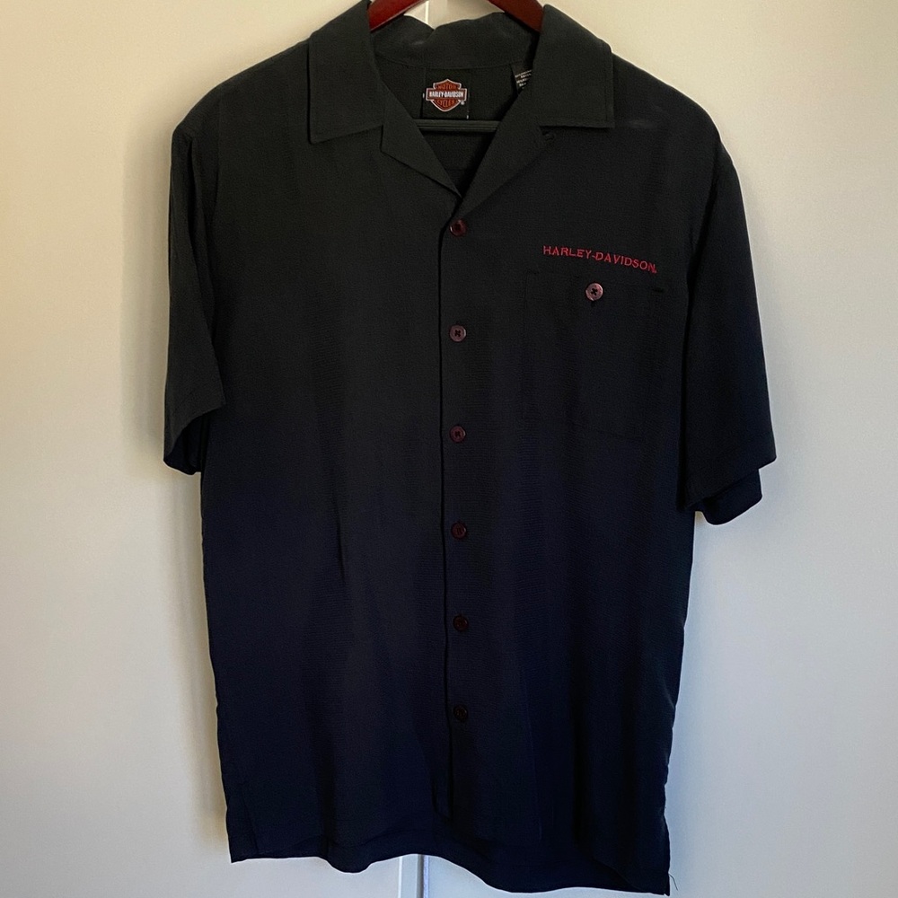 Harley-Davidson Black and Red Hawaiin Shirt with embroidered motorcycle